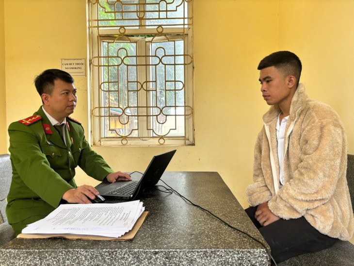 Đối tượng thứ 3 trong vụ cướp giật 1 tỷ đồng tại Vĩnh Phúc ra đầu thú- Ảnh 1. Đối tượng thứ 3 trong vụ cướp giật 1 tỷ đồng tại Vĩnh Phúc ra đầu thú- Ảnh 1.