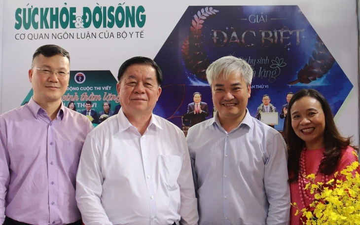 Báo Sức khỏe và Đời sống thu hút nhiều bạn đọc tham quan tại Hội Báo toàn quốc 2024