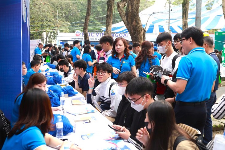 Ngoài IELTS, hàng loạt đại học xét tuyển bằng chứng chỉ SAT và ACT- Ảnh 1.