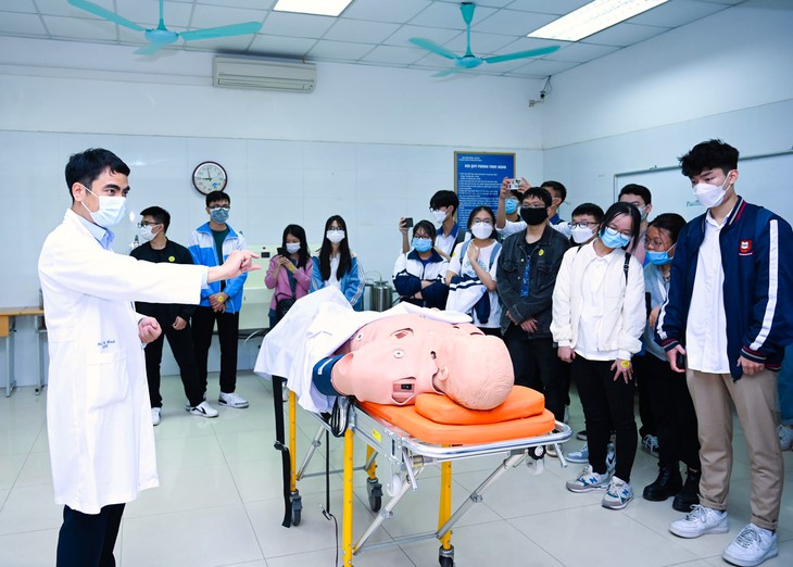 Tuyển sinh đại học 2024: Vì sao khối ngành Sức khỏe có sức hút lớn?- Ảnh 1. Tuyển sinh đại học 2024: Vì sao khối ngành Sức khỏe có sức hút lớn?- Ảnh 1.