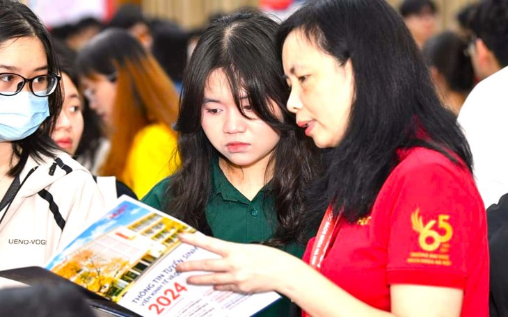 Tuyển sinh đại học năm 2024: Chứng chỉ ngoại ngữ có ‘hết thời’?