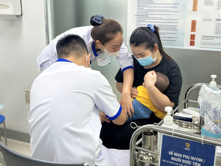 Ho gà gia tăng, nguy cơ bệnh tử với trẻ dưới 1 tuổi- Ảnh 4. Ho gà gia tăng, nguy cơ bệnh tử với trẻ dưới 1 tuổi- Ảnh 4.