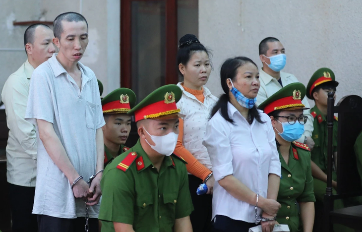 Hoãn phúc thẩm mẹ nữ sinh giao gà kêu oan- Ảnh 1. Hoãn phúc thẩm mẹ nữ sinh giao gà kêu oan- Ảnh 1.