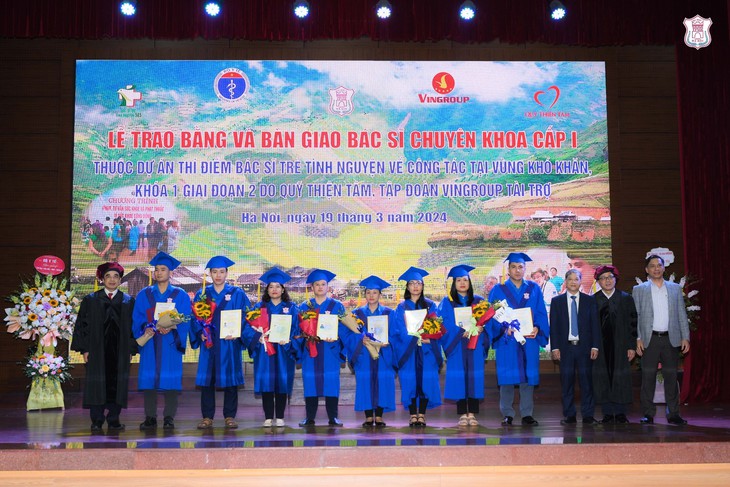 Bộ Y tế tiếp tục đưa bác sĩ chất lượng cao về chăm sóc sức khoẻ người dân vùng sâu, xa- Ảnh 1. Bộ Y tế tiếp tục đưa bác sĩ chất lượng cao về chăm sóc sức khoẻ người dân vùng sâu, xa- Ảnh 1.