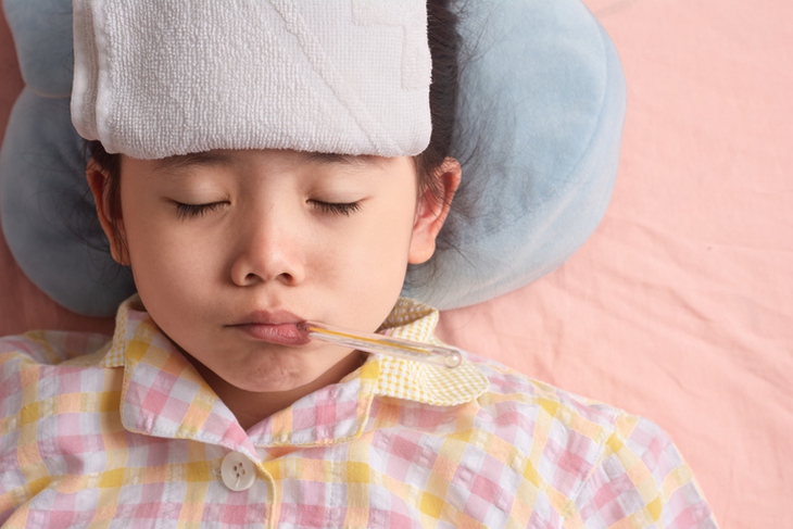 Phòng ngừa viêm đường hô hấp trên cho trẻ khi giao mùa- Ảnh 1.
