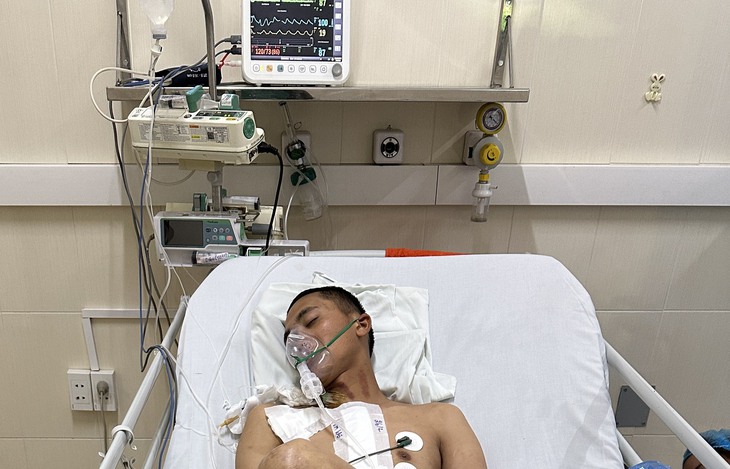 Bán cả ruộng nương cho chồng điều trị không đủ, người phụ nữ dân tộc Mông khẩn cầu sự giúp đỡ- Ảnh 1.