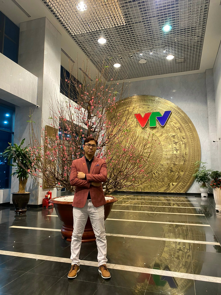BLV Hoàng Đức Anh chia sẻ bí quyết "giữ lửa" với công việc khi lấn sân sang TikTok- Ảnh 2. BLV Hoàng Đức Anh chia sẻ bí quyết "giữ lửa" với công việc khi lấn sân sang TikTok- Ảnh 2.