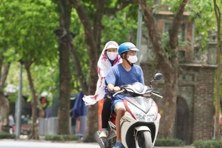 Miền Bắc tăng nhiệt mạnh, trời nắng- Ảnh 2.