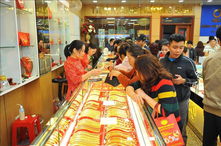 Thủ tướng: Khẩn trương thực hiện ngay các giải pháp để bình ổn thị trường vàng- Ảnh 2.