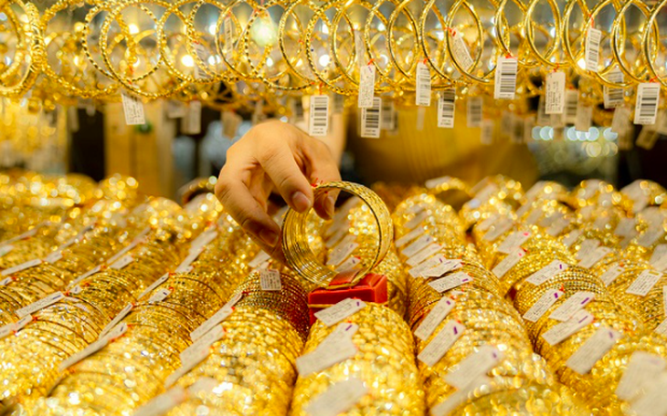 Thủ tướng: Khẩn trương thực hiện ngay các giải pháp để bình ổn thị trường vàng