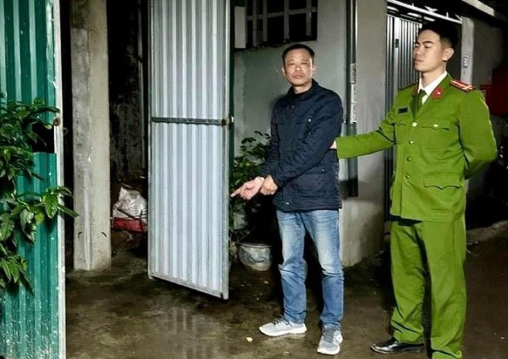 Say rượu về đâm hàng xóm - Ảnh 1.