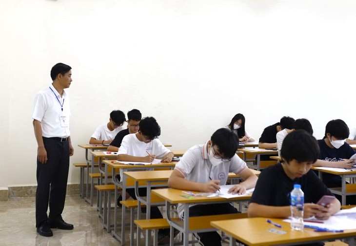 54.000 học sinh Hà Nội không đỗ lớp 10 công lập sẽ học ở đâu?- Ảnh 1.