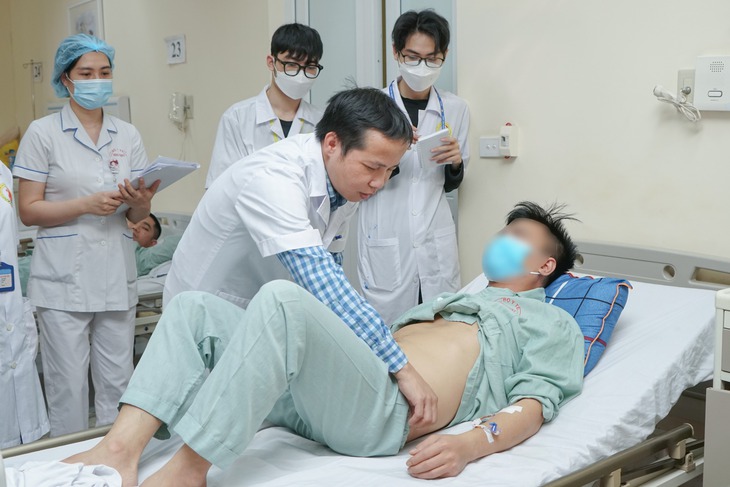 Đau dữ dội vùng thắt lưng, người đàn ông bất ngờ được phát hiện có 4 quả thận- Ảnh 1. Đau dữ dội vùng thắt lưng, người đàn ông bất ngờ được phát hiện có 4 quả thận- Ảnh 1.