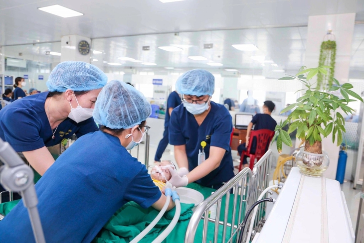 Nhiều trẻ ngộ độc thuốc và hóa chất nguy kịch, bác sĩ khuyến cáo cách phòng tránh- Ảnh 1.