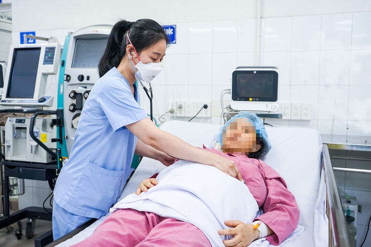 Điều trị thành công sản phụ mắc hội chứng HELLP bị vàng da, tổn thương gan, thận cấp- Ảnh 1.