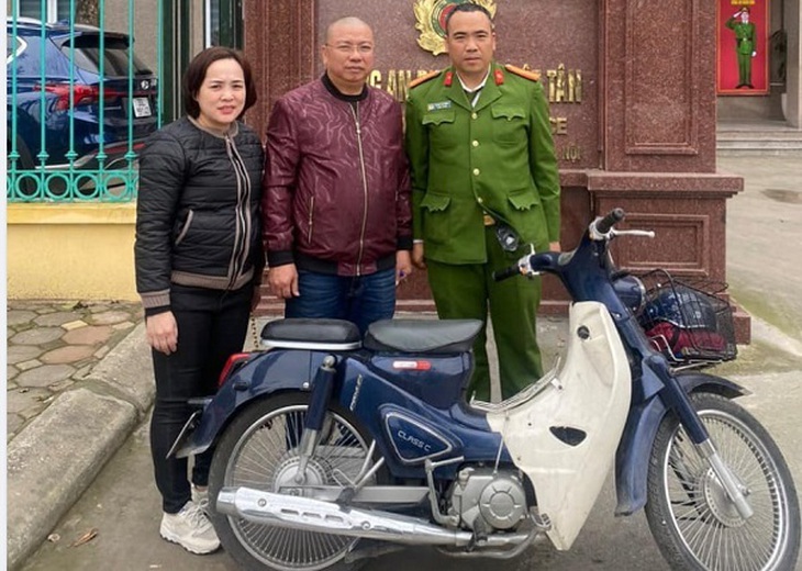 Hi hữu: Quên xe máy ở vườn hoa hơn 10 ngày vẫn không mất- Ảnh 1.