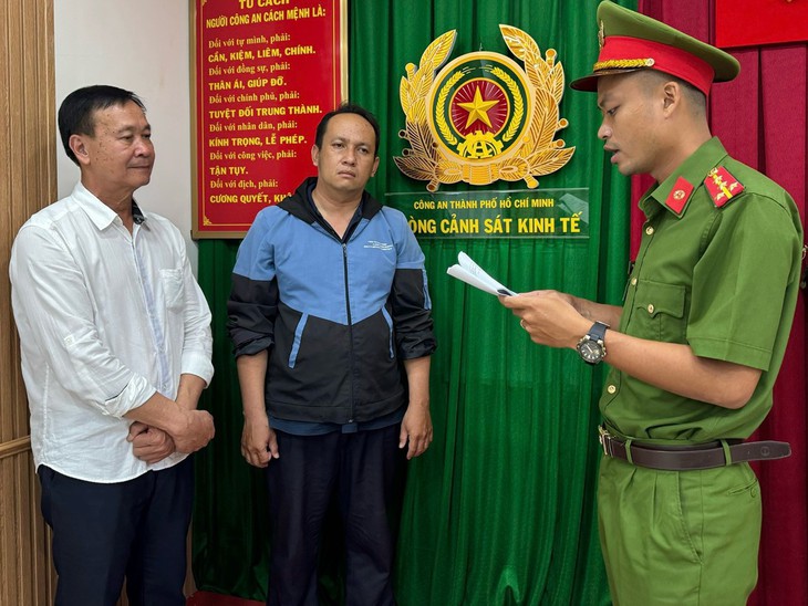 Bắt 2 cán bộ hải quan trong đường dây buôn lậu dầu FO, DO- Ảnh 1.