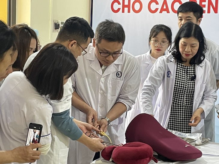 Bộ Y tế đề xuất nhiệm vụ, cơ cấu tổ chức, nhân lực của Trung tâm Y tế huyện- Ảnh 1. Bộ Y tế đề xuất nhiệm vụ, cơ cấu tổ chức, nhân lực của Trung tâm Y tế huyện- Ảnh 1.