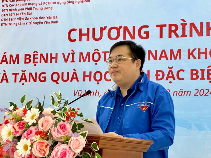 Tuổi trẻ ngành Y tế khám sức khoẻ, tặng quà cho 300 người dân có hoàn cảnh khó khăn ở Yên Bái- Ảnh 1. Tuổi trẻ ngành Y tế khám sức khoẻ, tặng quà cho 300 người dân có hoàn cảnh khó khăn ở Yên Bái- Ảnh 1.