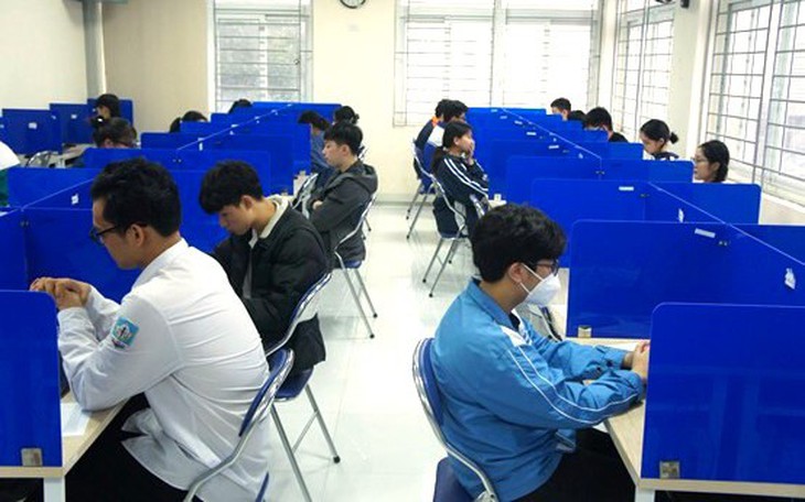 Cẩn trọng với đề luyện thi đánh giá năng lực tràn lan trên mạng