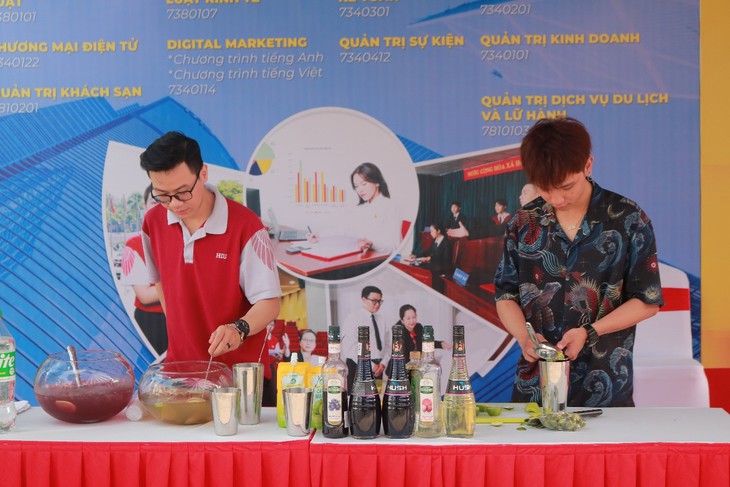 Khám phá vũ trụ đa ngành nghề Đại học Quốc tế Hồng Bàng - Ảnh 3.