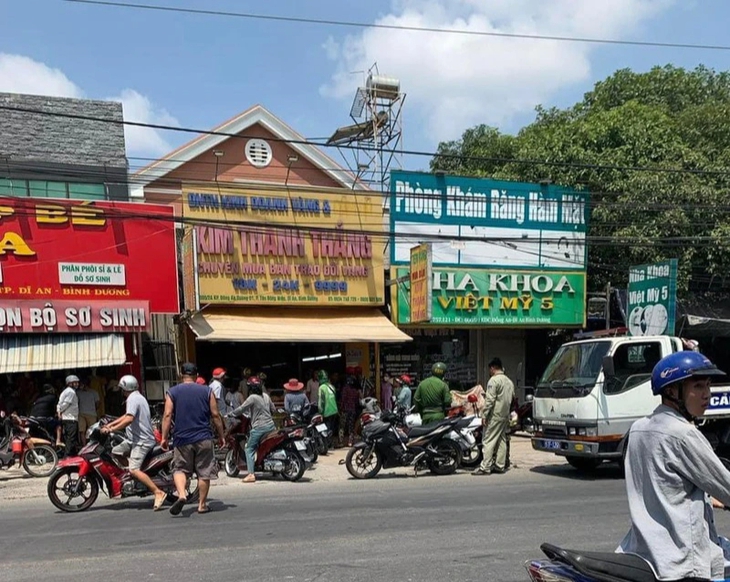 Nam thanh niên Bình Dương vờ mua vàng rồi cướp- Ảnh 1.