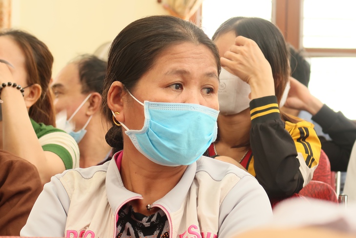 Công nhân mắc bệnh bụi phổi ở Nghệ An tự bỏ tiền để đi giám định thương tật?- Ảnh 1.