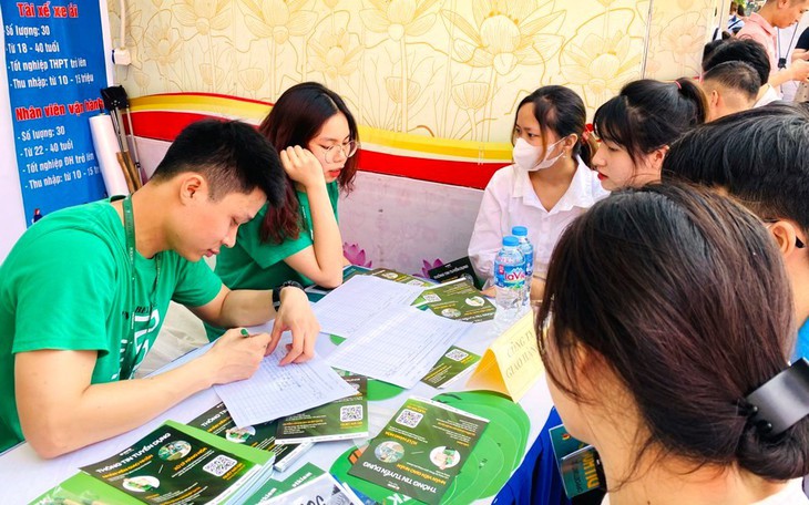 Chuyên gia nói gì về đề xuất quản lý giờ làm thêm của sinh viên?