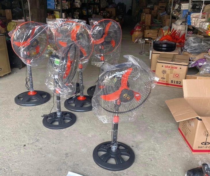 Thị trường thiết bị làm mát khởi động 'đón đầu' mùa nóng- Ảnh 4.