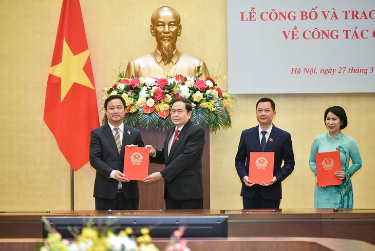 Công bố, trao Nghị quyết của UBTVQH về công tác cán bộ- Ảnh 1.