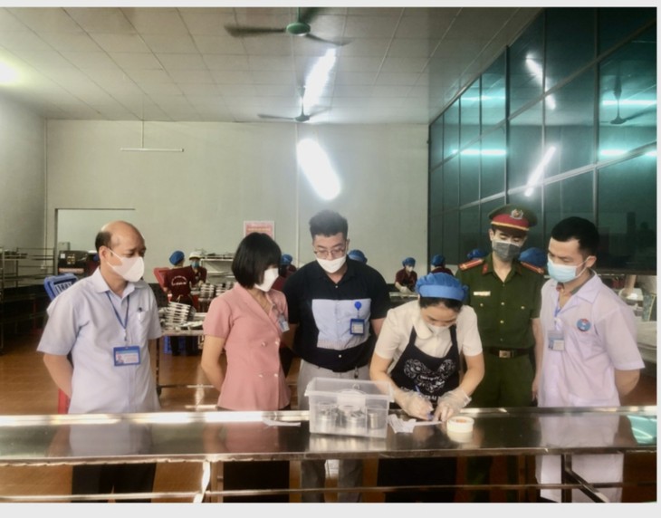 Quảng Ninh: 33 học sinh nhập viện sau bữa ăn bán trú đều đã ra viện- Ảnh 1.