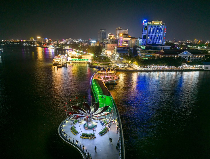 Cận cảnh cung đường chạy ấn tượng tại VPBank Can Tho Music Night Run 2024- Ảnh 1.