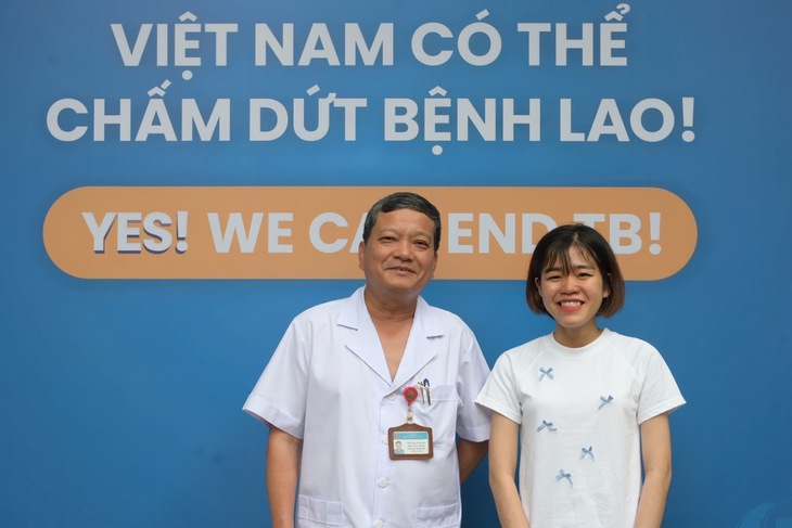 Bệnh nhân ghép 2 lá phổi vỡ òa hạnh phúc khi được ra viện: Điều em muốn làm nhất là được hát- Ảnh 1. Bệnh nhân ghép 2 lá phổi vỡ òa hạnh phúc khi được ra viện: Điều em muốn làm nhất là được hát- Ảnh 1.