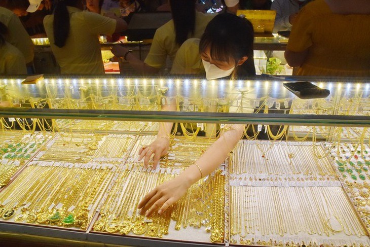 Giá vàng hôm nay ngày 29/3 tăng rồi lại giảm dữ dội- Ảnh 1.