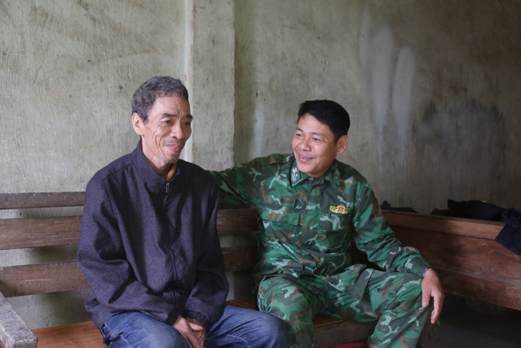 Chuyện của những người lính biên phòng với một trong những tộc người bí ẩn nhất thế giới- Ảnh 4.