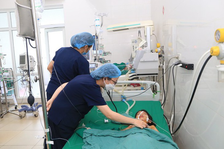 Trao tiền bạn đọc gửi đến hoàn cảnh 3 đứa trẻ bị nạn trong vụ nổ lớn tại Nghệ An- Ảnh 2. Trao tiền bạn đọc gửi đến hoàn cảnh 3 đứa trẻ bị nạn trong vụ nổ lớn tại Nghệ An- Ảnh 2.