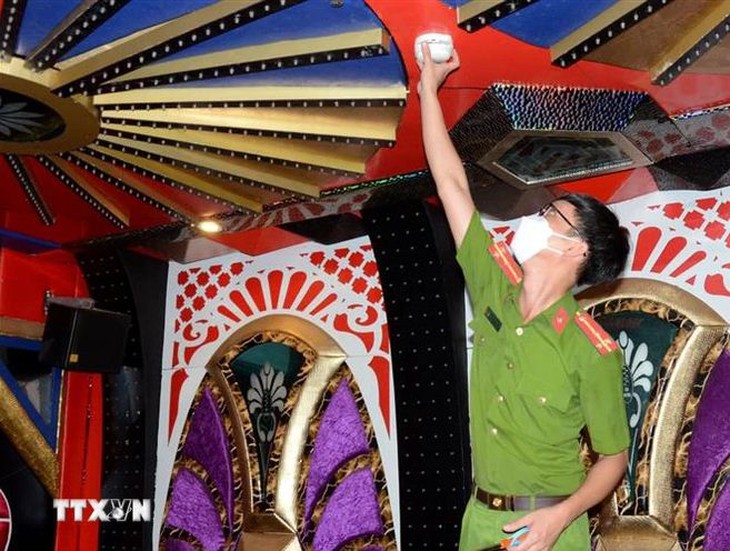 Rà soát các cơ sở kinh doanh dịch vụ karaoke tại Hà Nội- Ảnh 1. Rà soát các cơ sở kinh doanh dịch vụ karaoke tại Hà Nội- Ảnh 1.