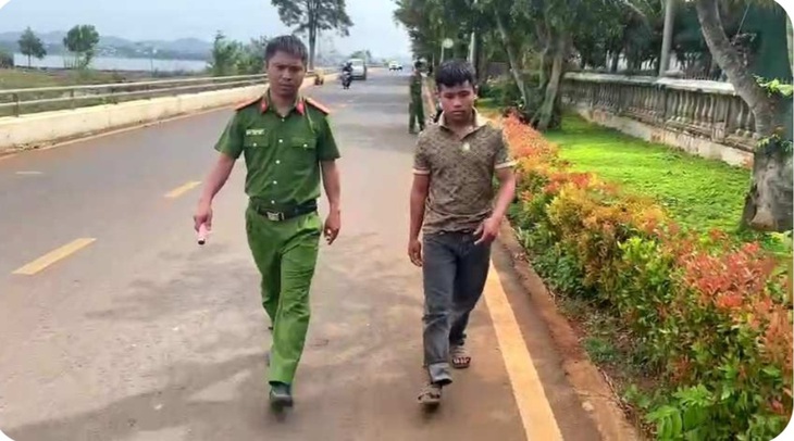 Sau cuộc rượu, thanh niên đi đánh người, cướp xe- Ảnh 1.