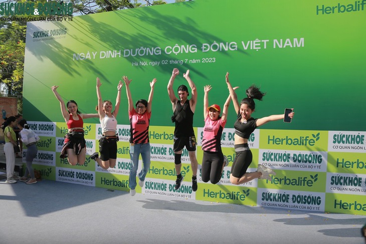Dinh dưỡng lành mạnh song hành vận động thường xuyên giúp duy trì và nâng cao sức khỏe- Ảnh 3. Dinh dưỡng lành mạnh song hành vận động thường xuyên giúp duy trì và nâng cao sức khỏe- Ảnh 3.