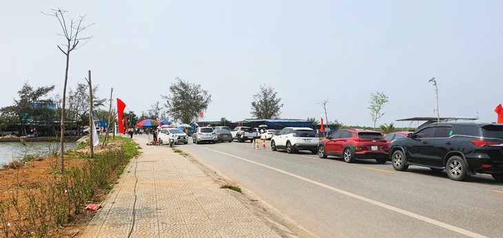 Sang bến mới, phà đi về Cát Bà vẫn tắc- Ảnh 6.