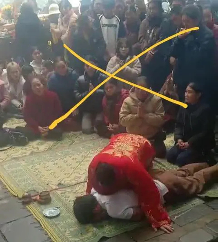 Ngăn chặn hành vi mê tín dị đoan tại chùa Hương Tích- Ảnh 1. Ngăn chặn hành vi mê tín dị đoan tại chùa Hương Tích- Ảnh 1.