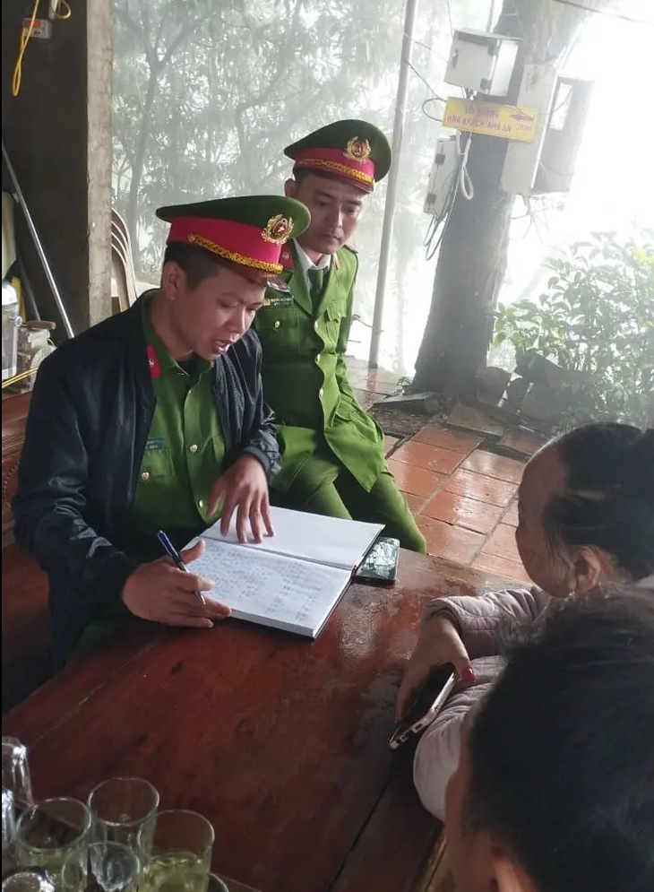 Ngăn chặn hành vi mê tín dị đoan tại chùa Hương Tích- Ảnh 2. Ngăn chặn hành vi mê tín dị đoan tại chùa Hương Tích- Ảnh 2.