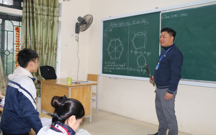 Thấp thỏm giáo viên… hợp đồng