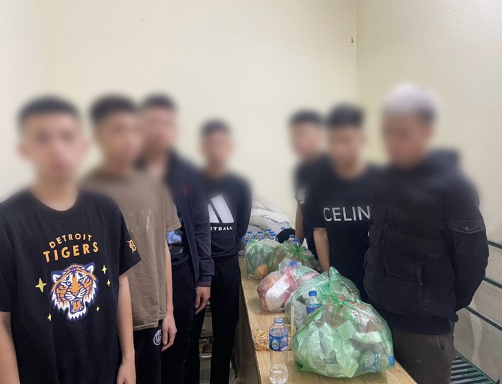 Tạm giữ 18 thanh niên đánh nhau trên phố Lò Đúc- Ảnh 1.