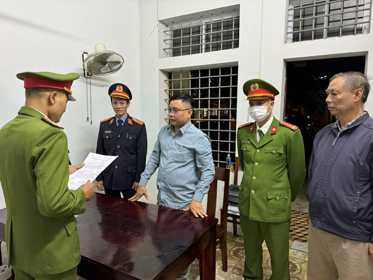 Tự xưng Phó TBT để chiếm đoạt tiền của doanh nghiệp- Ảnh 1. Tự xưng Phó TBT để chiếm đoạt tiền của doanh nghiệp- Ảnh 1.