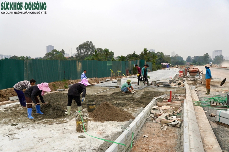 Tiến độ tuyến đường nối 2 quận ở Hà Nội một tháng trước ngày thông xe- Ảnh 8. Tiến độ tuyến đường nối 2 quận ở Hà Nội một tháng trước ngày thông xe- Ảnh 8.