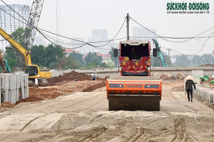Tiến độ tuyến đường nối 2 quận ở Hà Nội một tháng trước ngày thông xe- Ảnh 9. Tiến độ tuyến đường nối 2 quận ở Hà Nội một tháng trước ngày thông xe- Ảnh 9.
