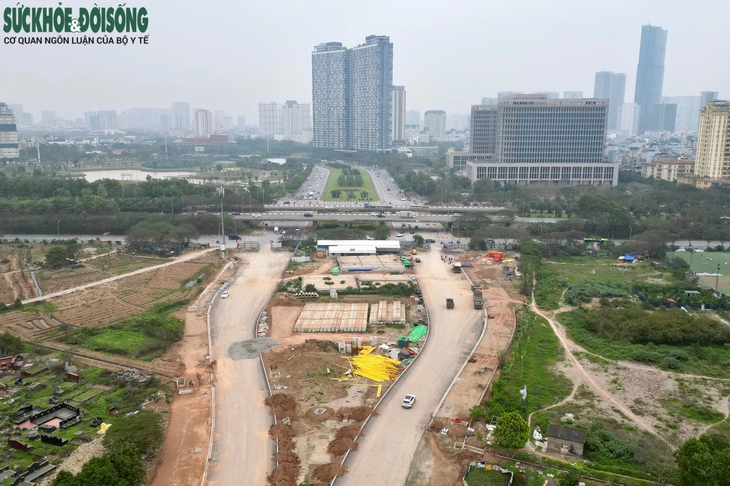 Tiến độ tuyến đường nối 2 quận ở Hà Nội một tháng trước ngày thông xe- Ảnh 1. Tiến độ tuyến đường nối 2 quận ở Hà Nội một tháng trước ngày thông xe- Ảnh 1.
