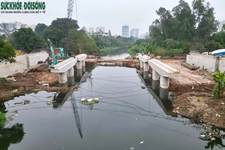 Tiến độ tuyến đường nối 2 quận ở Hà Nội một tháng trước ngày thông xe- Ảnh 5. Tiến độ tuyến đường nối 2 quận ở Hà Nội một tháng trước ngày thông xe- Ảnh 5.