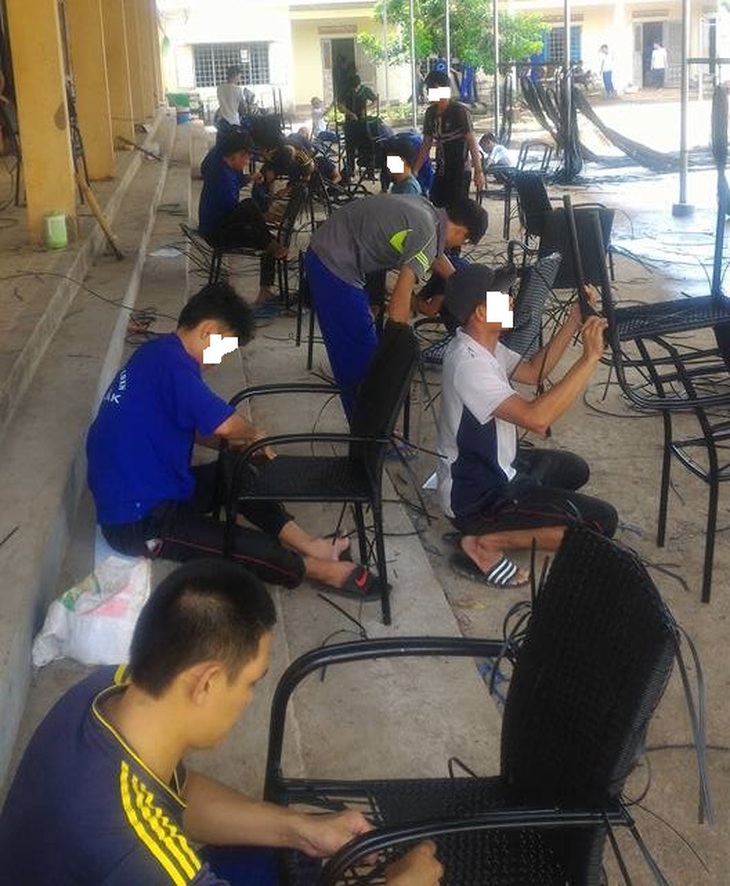 Ngày 8/3 đặc biệt của nữ bác sĩ ngày đêm bên bệnh nhân nghiện ma túy- Ảnh 5. Ngày 8/3 đặc biệt của nữ bác sĩ ngày đêm bên bệnh nhân nghiện ma túy- Ảnh 5.